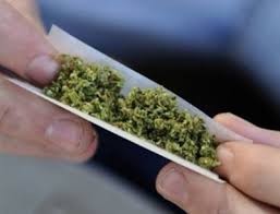 القبض على 10 اشخاص يتعاطون "الجوكر" في الرصيفة