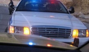 وفاة مطلوب وإصابة أخر بعد انقلاب مركبتهم خلال مطاردة في البادية الشمالية الشرقية