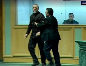 مرسي يشعل جلسة النواب اتهامات ومشاحنات وانسحابات وطرد