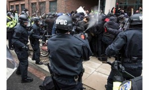 تظاهرات وأعمال شغب في واشنطن بعد تنصيب ترامب