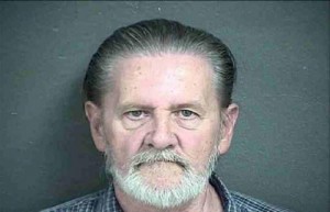 مسن يسرق بنكا ليهرب من زوجته