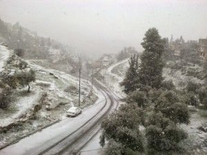 أمطار مصحوبة بالثلوج الثلاثاء .. وأجواء شديدة البرودة الأربعاء