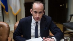 هذا هو الرجل الذي كتب نص قرار حظر ترامب!!