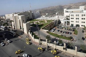 إطلاق نار وفوضى واسعة في كلية البوليتكنك احتجاجاً على رفع الرسوم