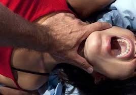 جريمة تفاصيلها صادمة .. خمسة شباب يغتصبون فتاة مختلة عقليًا في جبل الحسين