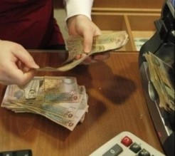 قرار رفع الحد الأدنى للأجور يدخل حيز التنفيذ