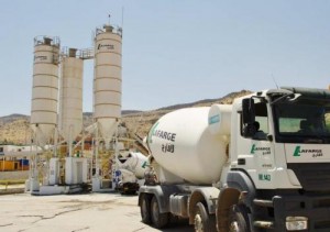 رفض قرار شركة "لافارج" بمنح الموظفين إجازات مدفوعة الأجر