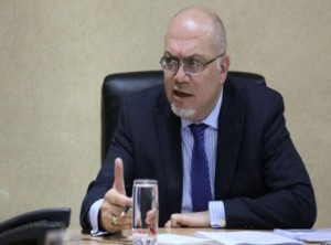 ليس دفاعا عن وزير الأشغال..