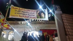 بالصور .. طوابير لتقبيل رأس الدقامسة