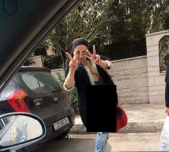 بالصور..... المدعي العام يوجه 4 تهم لأجنبي ظهر بملابس فاضحة في عمان