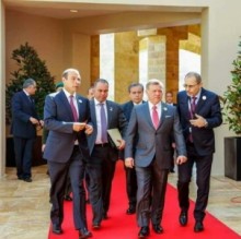 الملك يقيم مأدبة غداء تكريما للقادة العرب ورؤساء وأعضاء الوفود