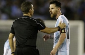 الفيفا يقرر وقف ميسي 4 مباريات دولية