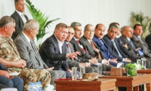 بالصور....جلالة الملك عبد الله الثاني يلتقي شخصيات ووجهاء محافظة ⁧‫الطفيلة‬⁩