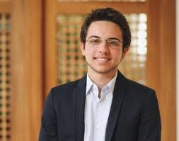 بالصورة...ولي العهد ينشر صورة له أثناء التدريب في كلية ساندهيرست