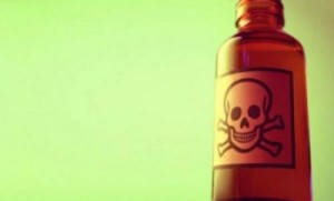 الأشغال الشاقة لمتهمين أجبرا ابنة شقيقهم على شرب السم