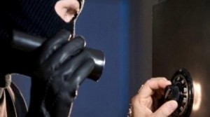 سرقة 2000 دينار من قاصة مديرية صحة عمان