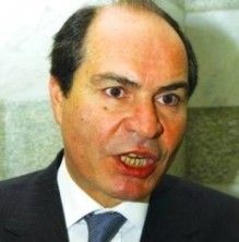 الحكومة مصرّة على رفع أسعار المواد الطبية