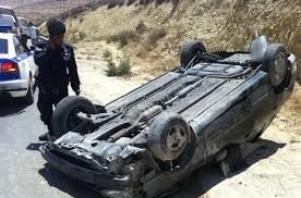 إصابة (3) أشخاص اثر حادث تدهور على طريق المطار