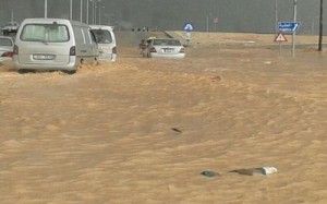 اغلاق طريق غور نمرة بسبب تشكل السيول