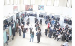 الحكومة تدرس تمديد مهلة إصدار البطاقات الذكية