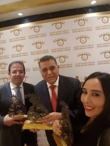 الحياري والبدري والعميان واوسمة تكريم من الملتقى الاعلامي العربي بالكويت