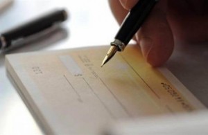 مشروع قانون يُخفّض عقوبة المخلين بإلتزاماتهم في الشيكات