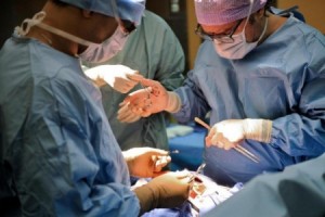 الزام وزارة الصحة ومستشفى البشير بدفع " 80 " الف دينار لاحد المرضى عن الخطأ الطبي