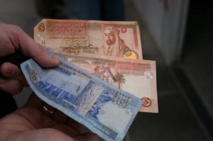 التفكير بزيادة الرواتب غير مطروح