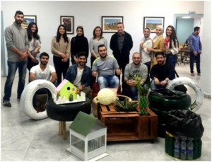 عميدة كلية العمارة والتصميم في عمان الأهلية تفتتح معرضاً لمشاريع الطلبة