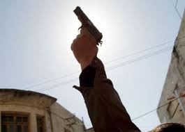 اصابة 4 اشخاص بعيار ناري بحفل تخرج في اربد