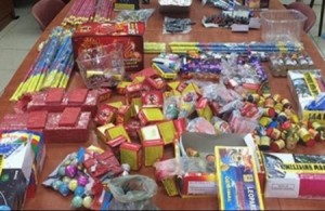 محافظ العاصمة: تشديد الرقابة على "باعة المفرقعات"