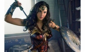 اجتماع نيابي حكومي يناقش عرض فيلم"المرأة الخارقة" في الأردن