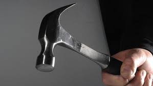 أردني يقتل زوجته بشاكوش لـ شكه بسلوكها في مصر