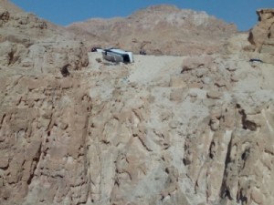 تفاصيل حول حادثة المعتمرين: الشركة استبدلت الحافلة على الحدود...والعناية الالهية أنقذتنا من كارثة!