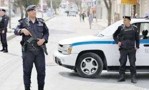 مطلوب يفتح النار على قوة أمنية داهمته بقرية أبو نصير ويلوذ بالفرار