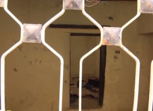 "عامل نظافة" ذهب لتغيير ملابسه فاكتشف وقوع جريمة قتل الطفل السوري في النزهة