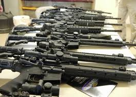 الاجهزة الامنية تلقي القبض على متورطين بتجارة اسلحة في اربد