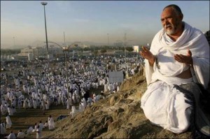 السعودية تسمح للقطريّين بأداء مناسك الحجّ .. "والوصول جوًّا فقط"