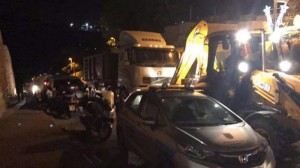 مقدسيون: الاحتلال يبدأ بتفكيك البوابات الإلكترونية