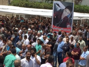 بالفيديو و الصور .. جموع غفيرة تشيع جثمان الشهيد محمد الجواودة