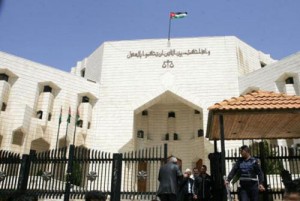 احالة 18 قاضيا الى التقاعد .. وتنقلات واسعة (اسماء)