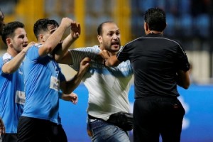 بالصور... رويترز هدف الترجي التونسي "مثير للجدل "