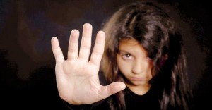 عنف الخادمات مشكلة تهدد أمن العائلات