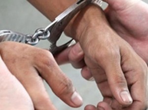 شرطة الزرقاء تلقي القبض على ثلاثيني سرق مصاغ ذهبي بقيمة 10000 دينار