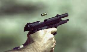 عضو هيئة تدريس في جامعة البلقاء التطبيقية يفتح النار على زميله في الفحيص