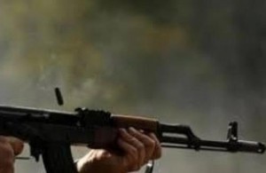 مقتل شاب واصابة اثنين بمشاجرة مسلحة في البادية الشمالية