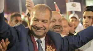 الزرقاء...ابوالسكر يلزم مشغل الاتوبارك بتفعيل بطاقة (النصف دينار) وللمخابز مجانآ