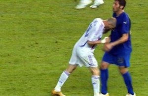 بعد أكثر من 10 أعوام .. زيدان يتحدث عن النطحة