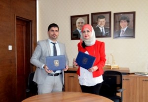 عمان الأهلية توقع اتفاقية مع شركة الملكية الأردنية للسياحة والسفر