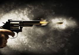 صاحب أسبقيات يطلق النار على أربعيني ويصيبه في جرش